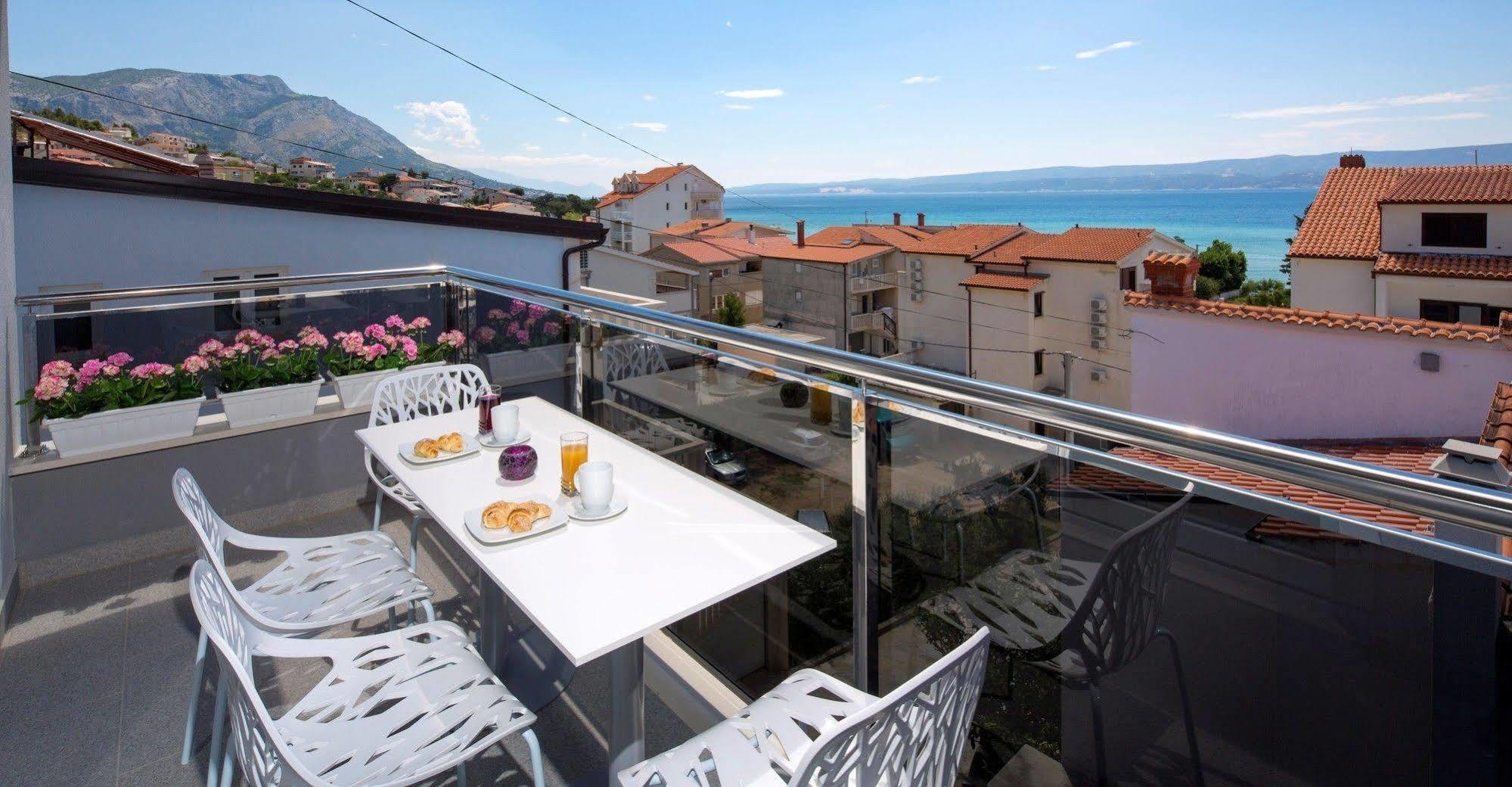 Apartments The Seasons Residence Omiš Kültér fotó
