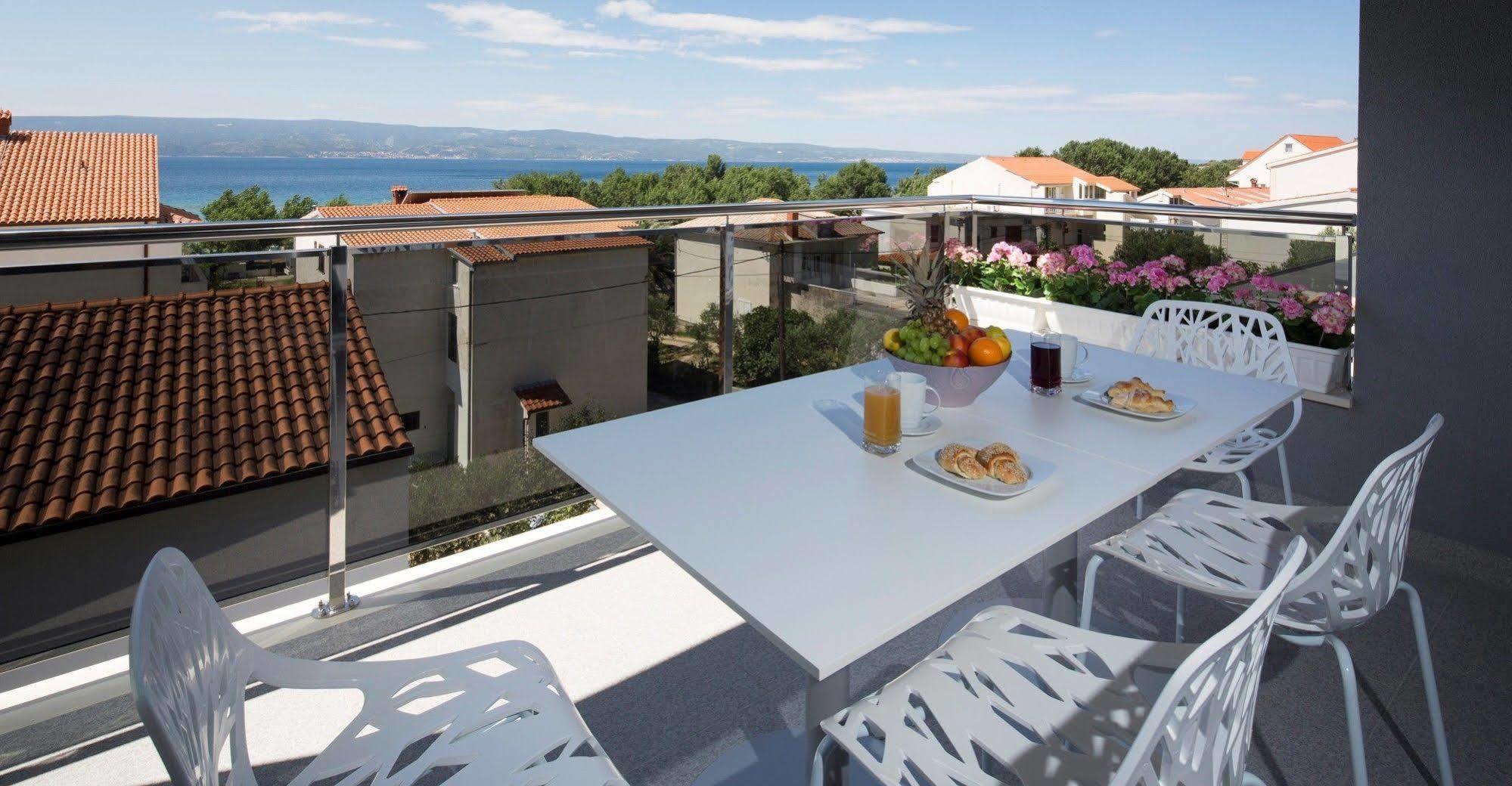 Apartments The Seasons Residence Omiš Kültér fotó