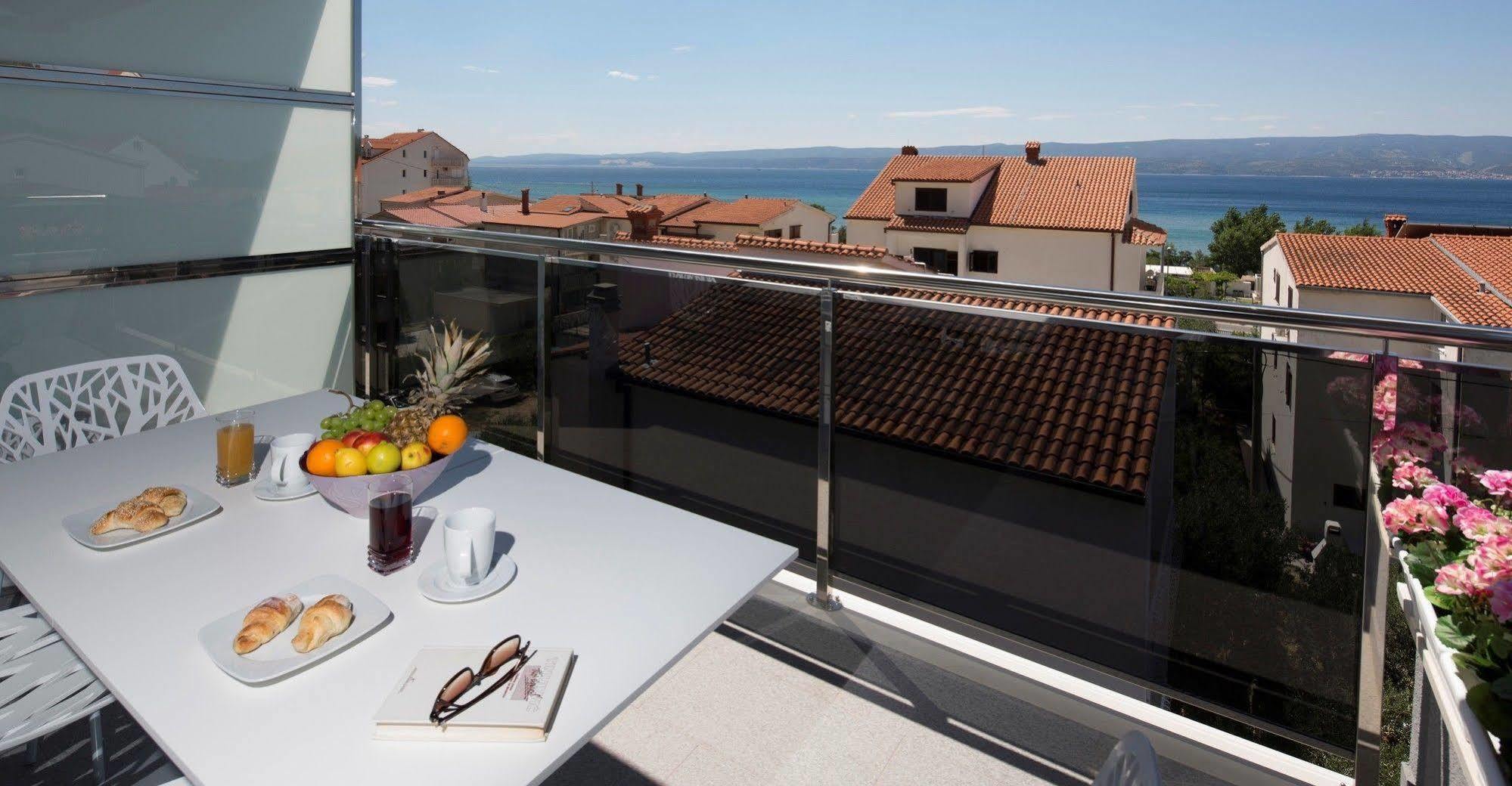 Apartments The Seasons Residence Omiš Kültér fotó